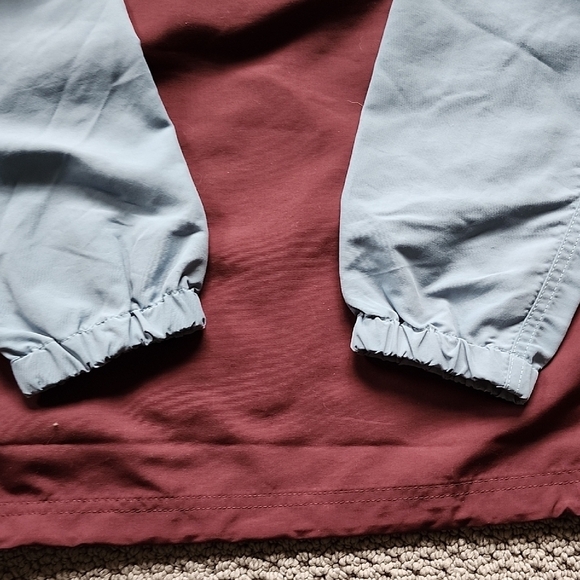 LL Bean 2 Toned 1/2 Zip Light Weight Hooded Women's Jacket Aqua/Maroon Size S - Picture 11 of 11